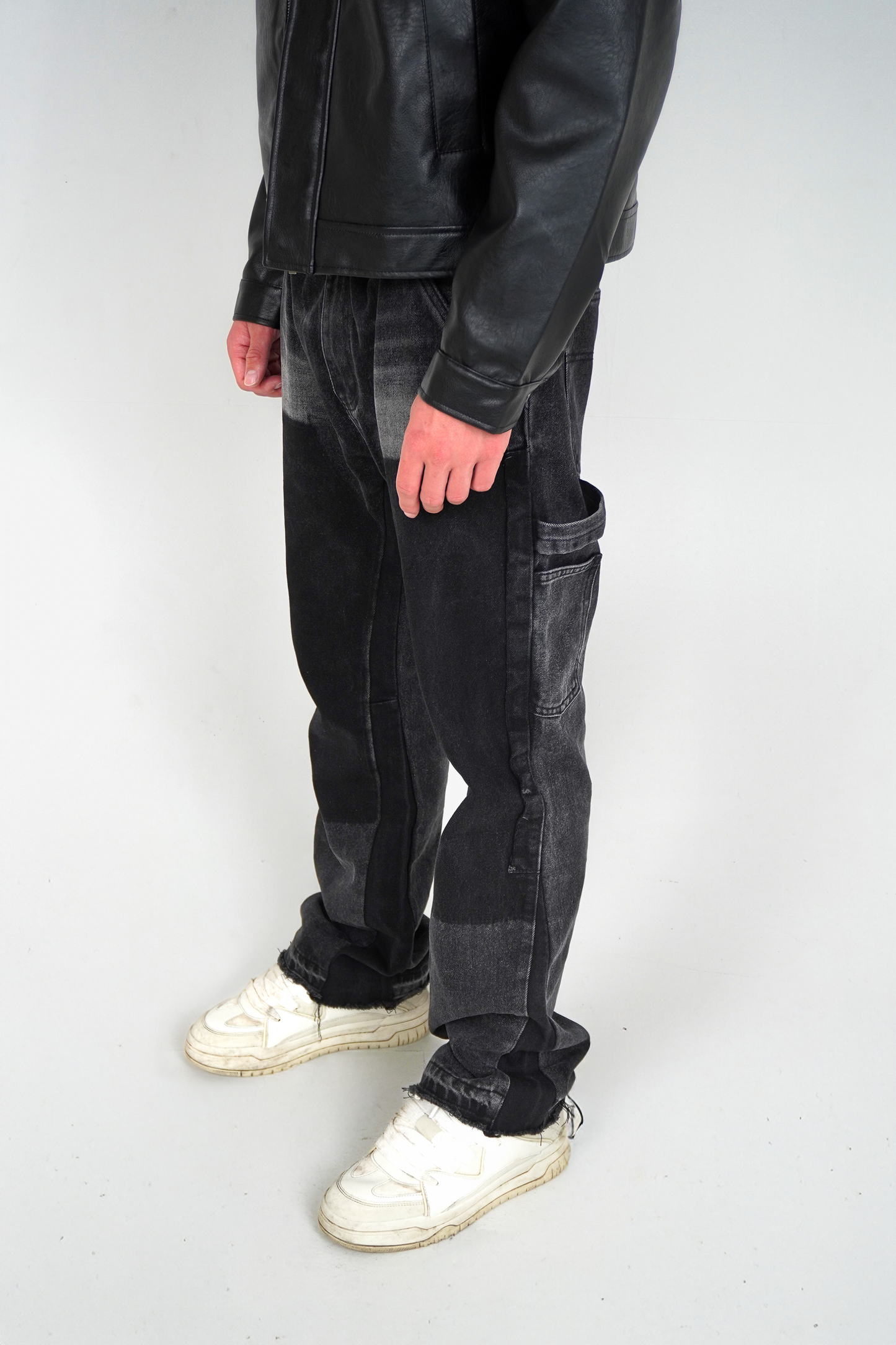 GALLERY CARPENTER FLARED DENIM JEANS BLACK